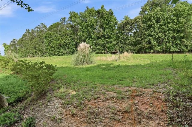 727 Eight Point Court, Suwanee, GA 30024
