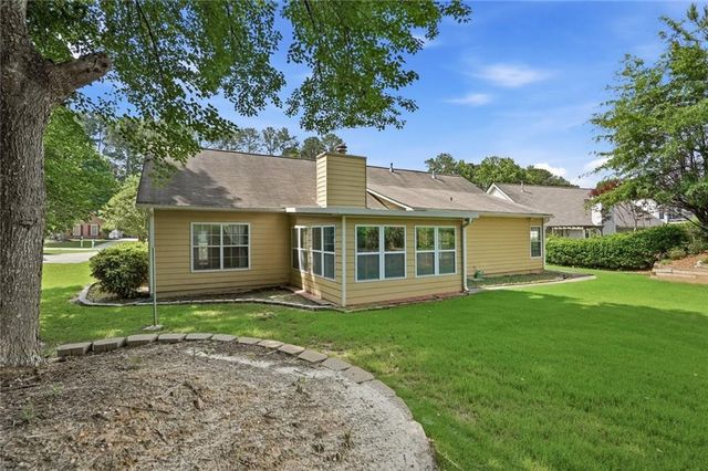 727 Eight Point Court, Suwanee, GA 30024