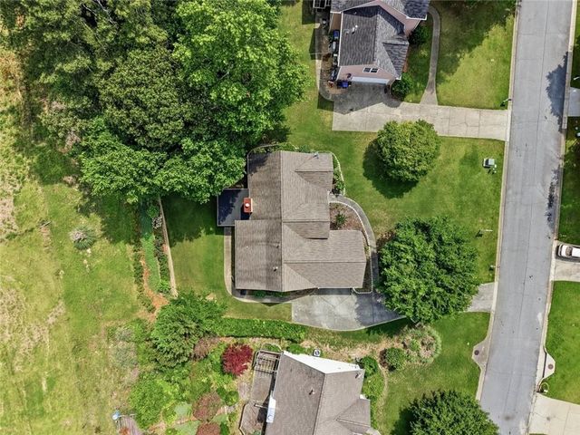 727 Eight Point Court, Suwanee, GA 30024