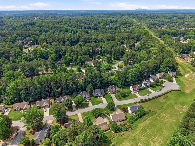 727 Eight Point Court, Suwanee, GA 30024