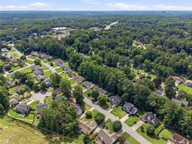 727 Eight Point Court, Suwanee, GA 30024
