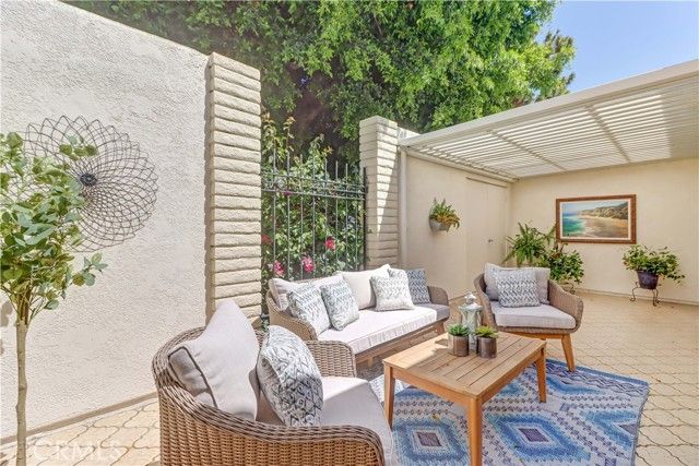 2306 Via Puerta A, Laguna Woods, CA 92637