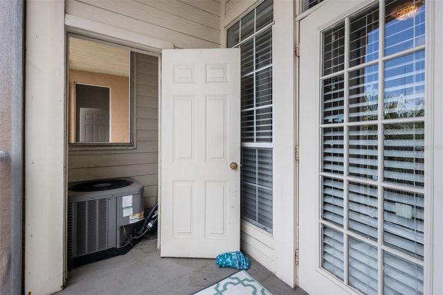 3302 BAY CLUB CIRCLE 3202, Tampa, FL 33607