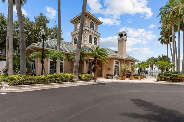 3302 BAY CLUB CIRCLE 3202, Tampa, FL 33607