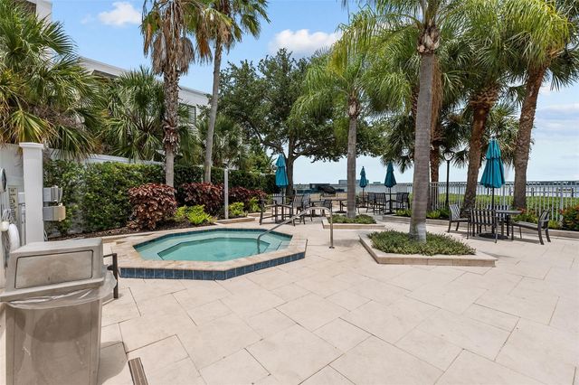 3302 BAY CLUB CIRCLE 3202, Tampa, FL 33607