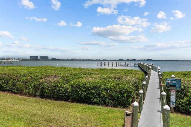 3302 BAY CLUB CIRCLE 3202, Tampa, FL 33607