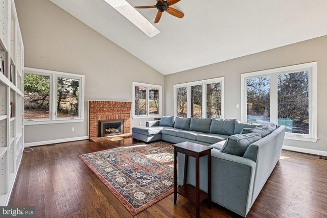 4307 WYNNWOOD DR, Annandale, VA 22003