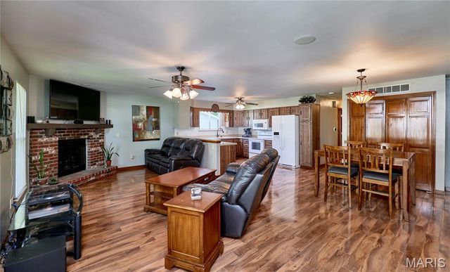 42 Heather Valley Circle, St Peters, MO 63376
