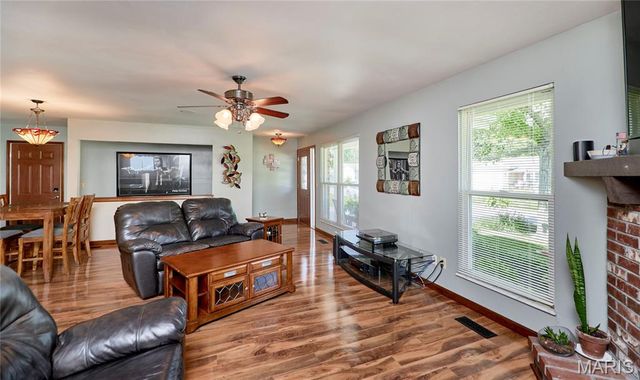 42 Heather Valley Circle, St Peters, MO 63376