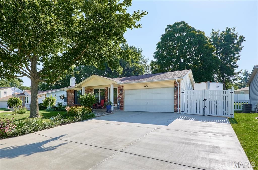 42 Heather Valley Circle, St Peters, MO 63376