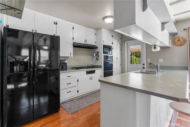 15900 Napa Street, North Hills, CA 91343