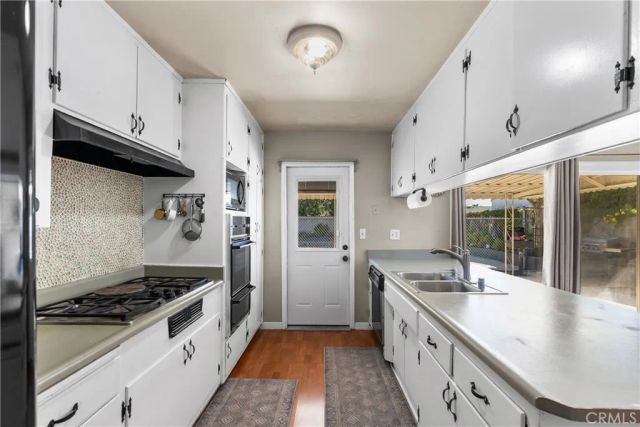 15900 Napa Street, North Hills, CA 91343