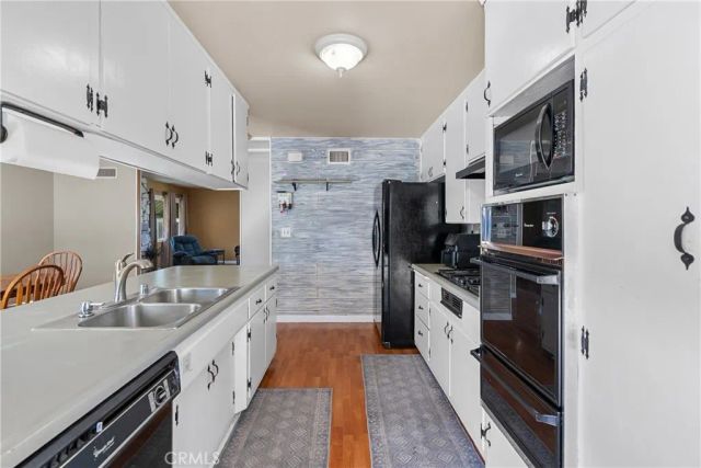 15900 Napa Street, North Hills, CA 91343