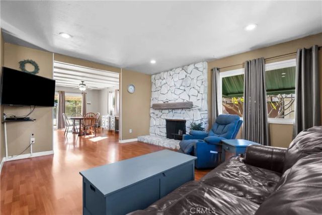 15900 Napa Street, North Hills, CA 91343