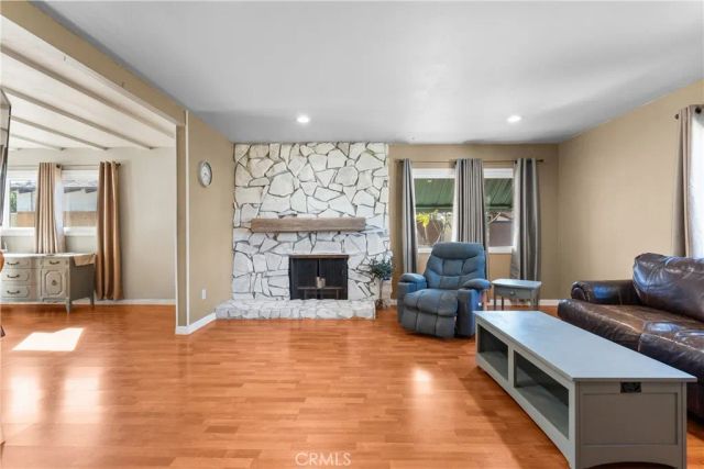 15900 Napa Street, North Hills, CA 91343