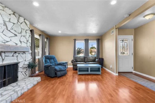 15900 Napa Street, North Hills, CA 91343