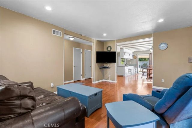 15900 Napa Street, North Hills, CA 91343