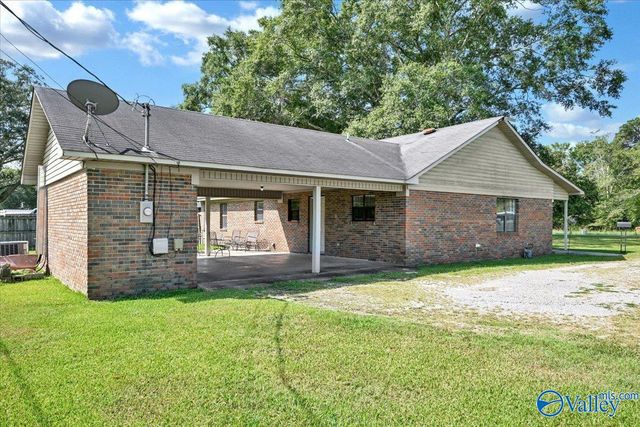 3160 Huckaby Bridge Road SW, Hartselle, AL 35640