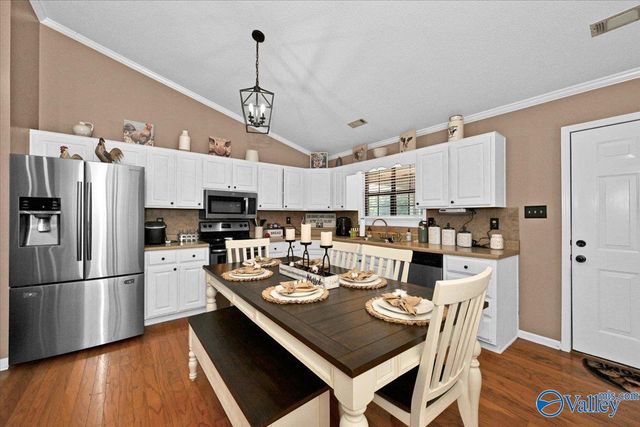 3160 Huckaby Bridge Road SW, Hartselle, AL 35640