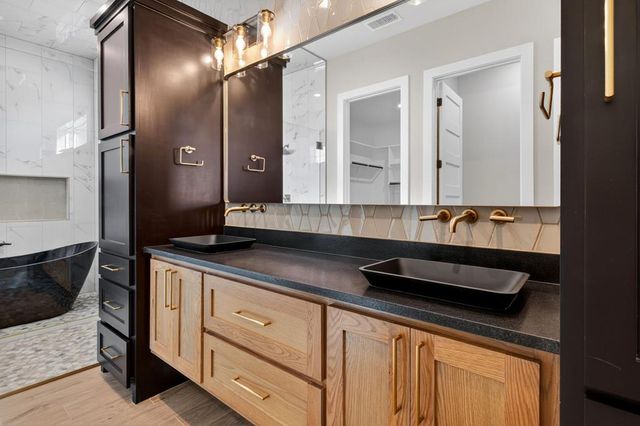 5709 E County Rd 94, Midland, TX 79706