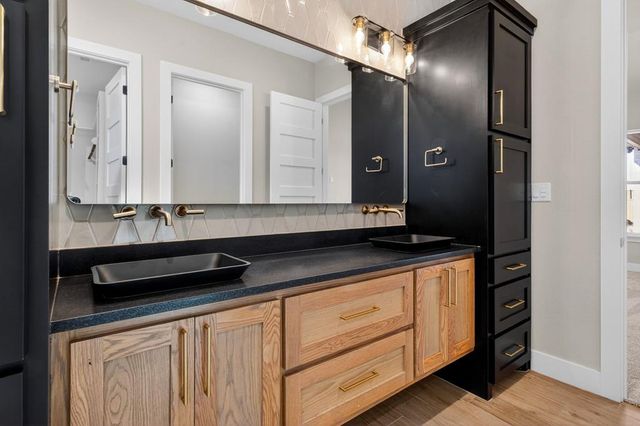 5709 E County Rd 94, Midland, TX 79706