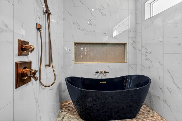 5709 E County Rd 94, Midland, TX 79706