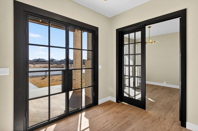 5709 E County Rd 94, Midland, TX 79706