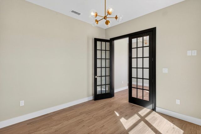 5709 E County Rd 94, Midland, TX 79706