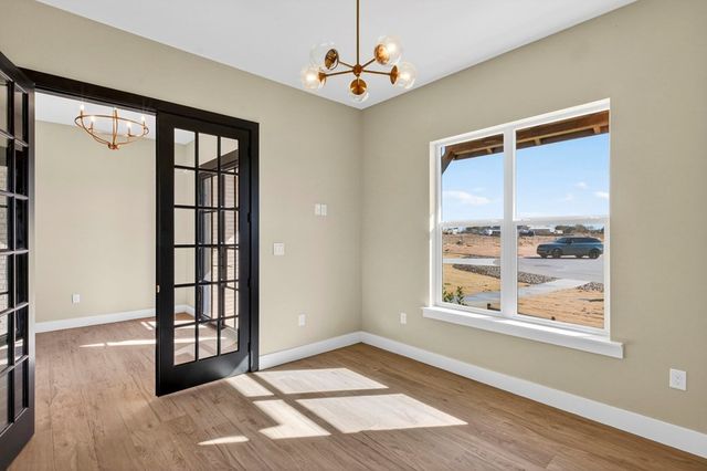 5709 E County Rd 94, Midland, TX 79706