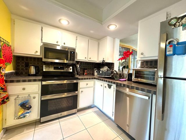 14671 Bonaire Boulevard 304, Delray Beach, FL 33446
