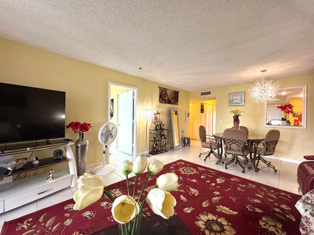 14671 Bonaire Boulevard 304, Delray Beach, FL 33446