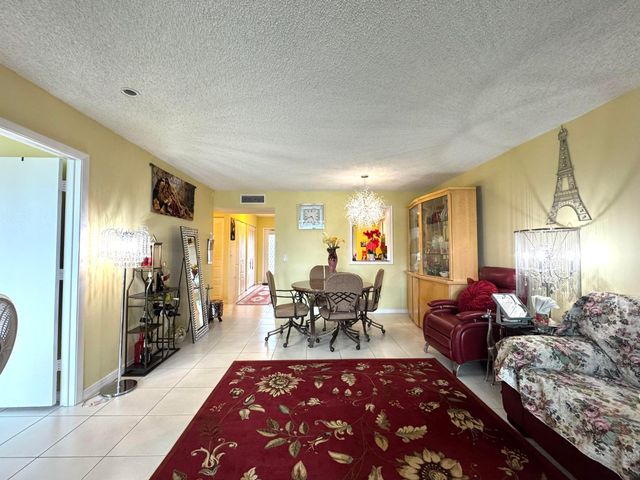 14671 Bonaire Boulevard 304, Delray Beach, FL 33446