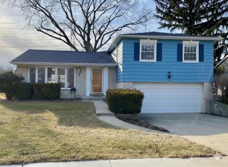 1414 N Indigo Drive, Mount Prospect, IL 60056