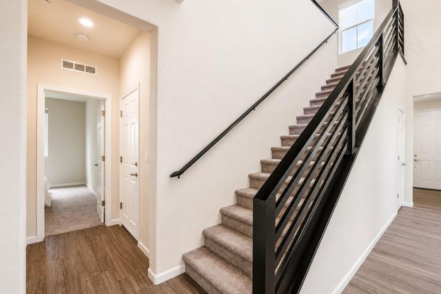 270 E Phelps Dr, Mountain House, CA 95391