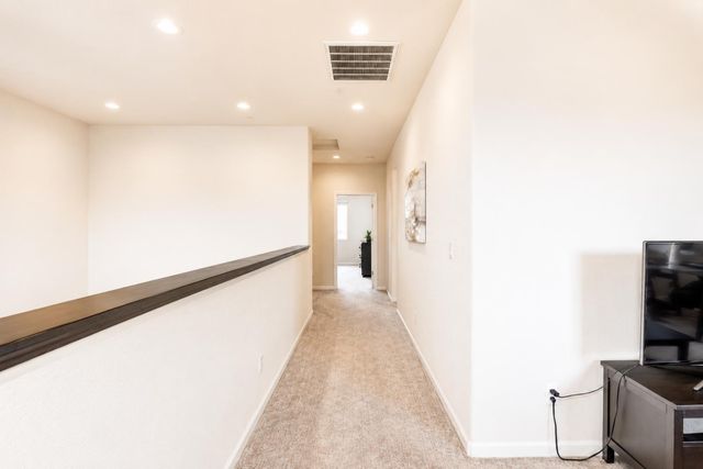 270 E Phelps Dr, Mountain House, CA 95391
