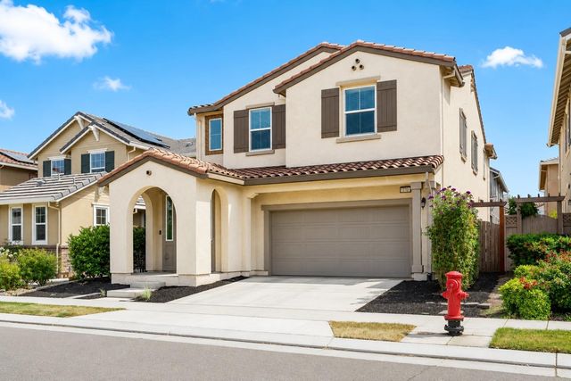 270 E Phelps Dr, Mountain House, CA 95391