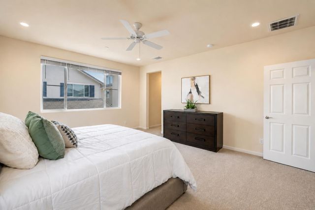 270 E Phelps Dr, Mountain House, CA 95391