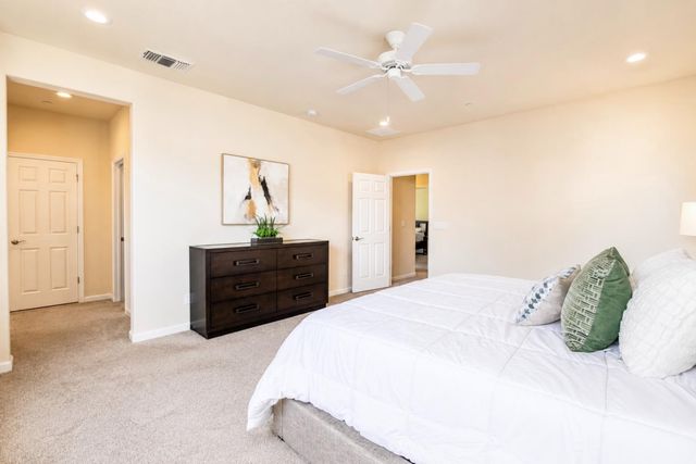 270 E Phelps Dr, Mountain House, CA 95391