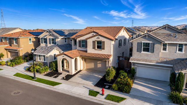 270 E Phelps Dr, Mountain House, CA 95391