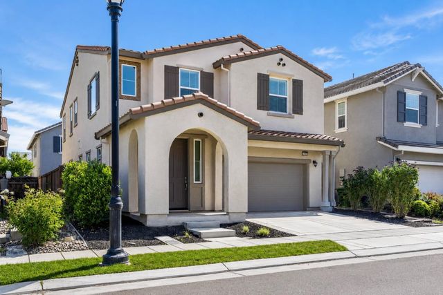 270 E Phelps Dr, Mountain House, CA 95391