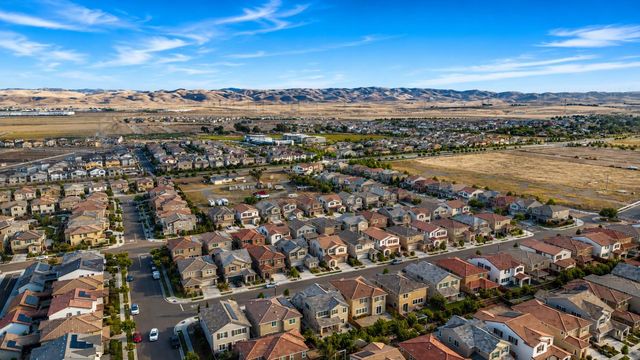270 E Phelps Dr, Mountain House, CA 95391