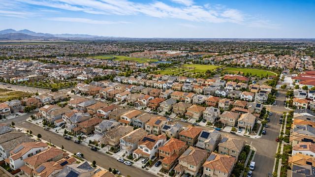 270 E Phelps Dr, Mountain House, CA 95391