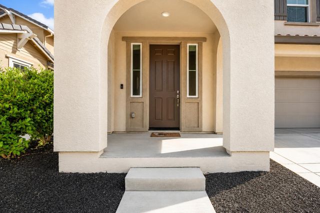 270 E Phelps Dr, Mountain House, CA 95391