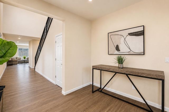 270 E Phelps Dr, Mountain House, CA 95391