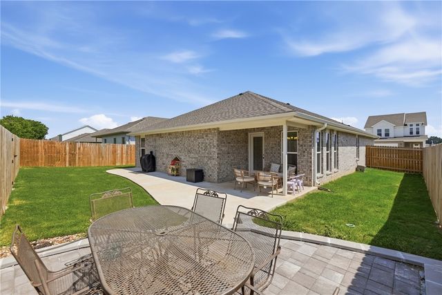 2160 Bluebonnet Lane, Centerton, AR 72719