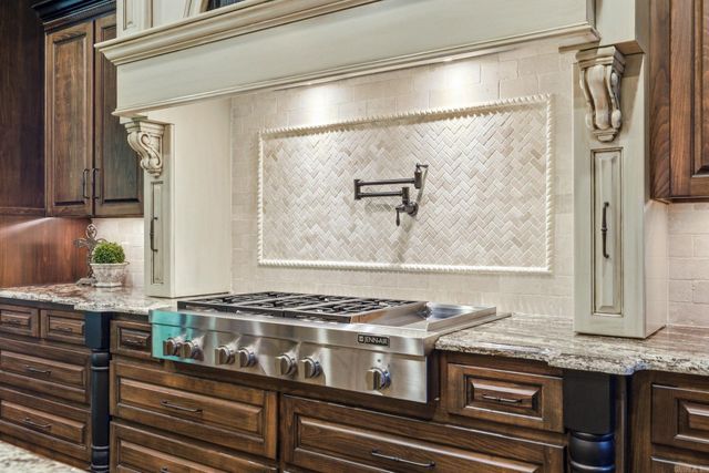 375 Hunters Chase Drive, Cabot, AR 72023