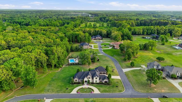 375 Hunters Chase Drive, Cabot, AR 72023