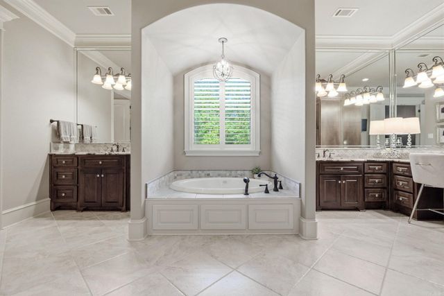 375 Hunters Chase Drive, Cabot, AR 72023