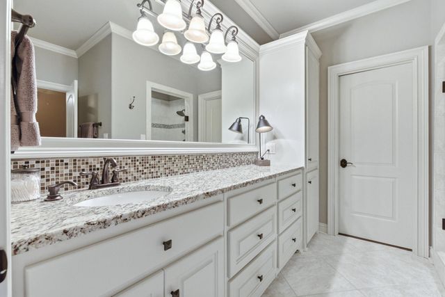375 Hunters Chase Drive, Cabot, AR 72023