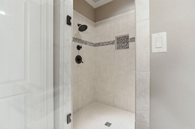 375 Hunters Chase Drive, Cabot, AR 72023